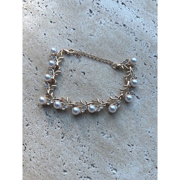 Jewelry - Gold Tone Faux Pearl Crystal Vine Leaf Link Bracelet Adjustable 6-8 Inch Wedding